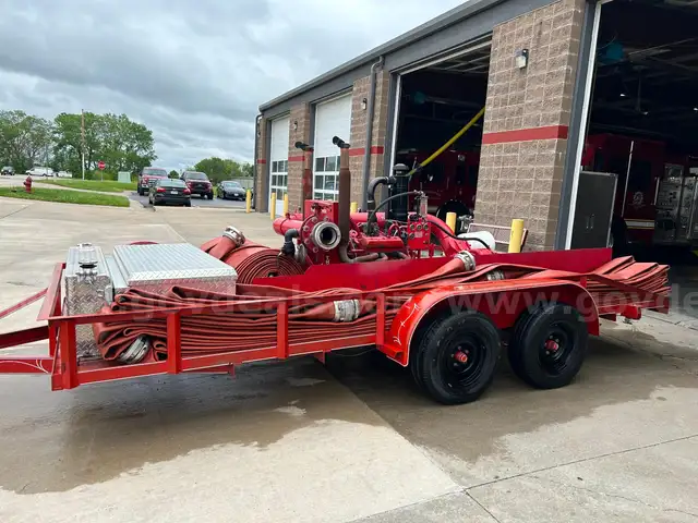 Trailer mounted pump with gas motor
