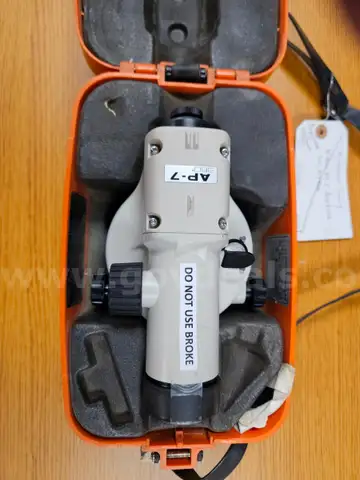 Nikon AP-7 Automatic Level