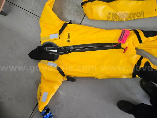 (1) Ice Commander Mustang Suit