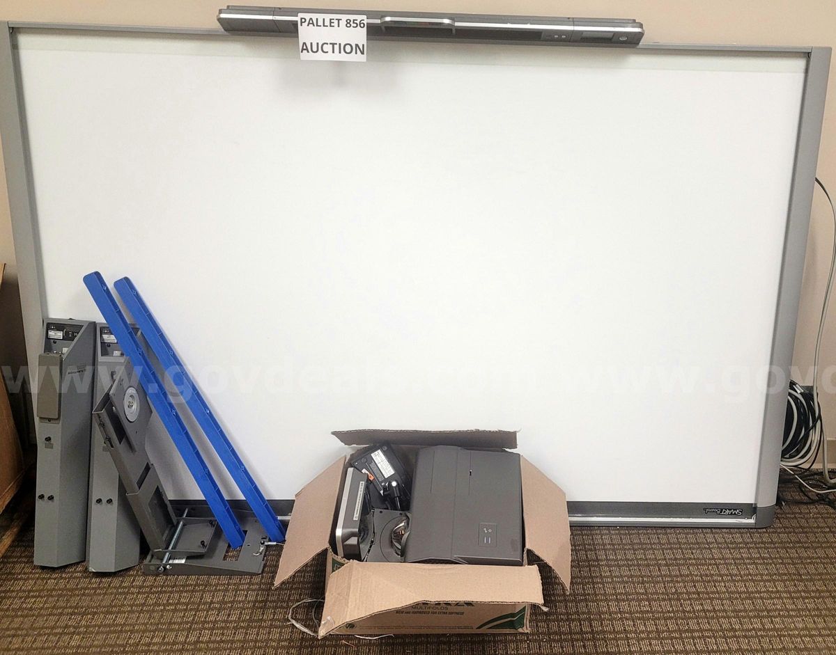 Smart Board: Smart DViT, projector HD camera: cisco, etc. | AllSurplus