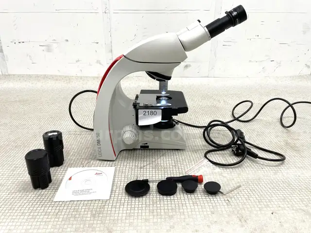 Leica DM750 Phase Contrast Microscope