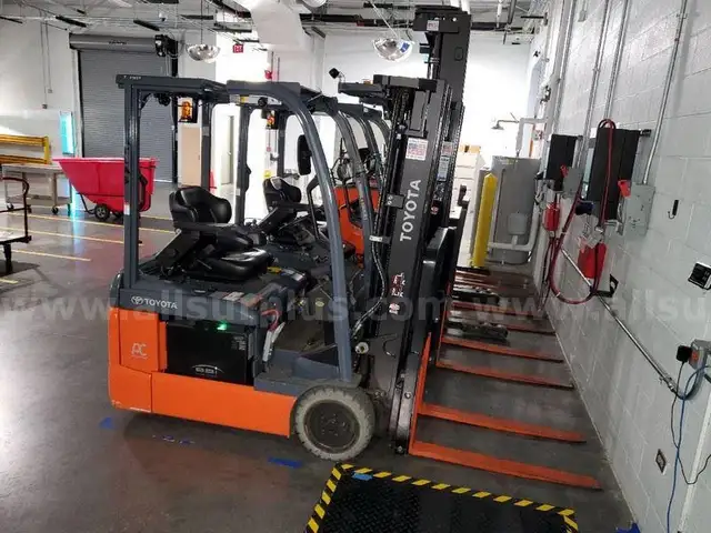 Toyota 8FBE15U Electric Forklift
