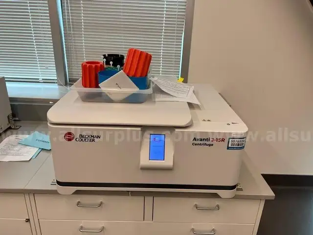 Beckman Coulter Centrifuge