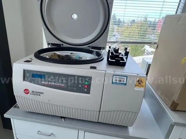 Beckman Coulter Centrifuge
