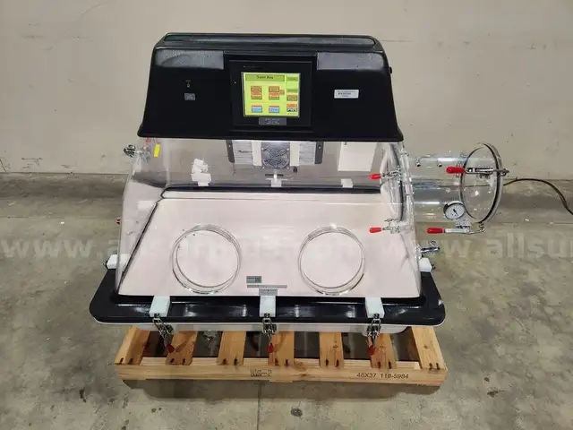 2022 Plas-Labs Laboratory Glove Box