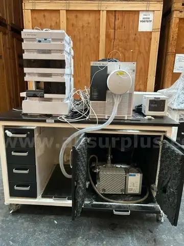 8 Piece Agilent 6120 / 1260 / 1290 Series HPLC System