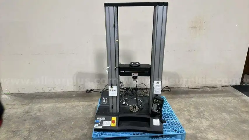 Instron 5567 Tensile Tester - Micro Precision Calibration