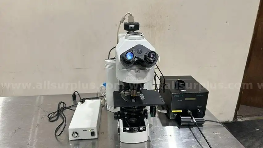 Nikon Eclipse 90i Microscope w/ Lumen 200