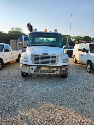 2005 Freightliner M2 106