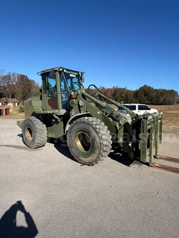 JOHN DEERE 624KR LOW HOURS