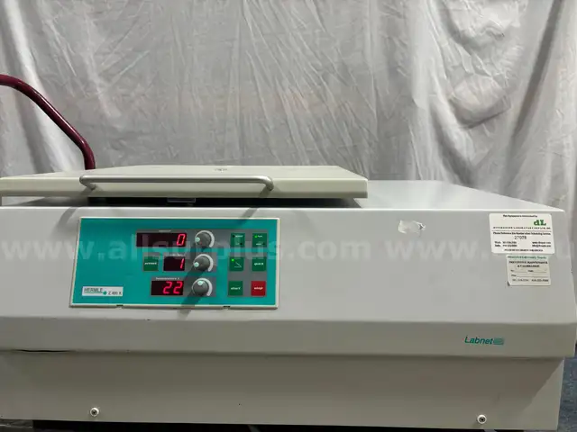 Thermo Scientific Legend XTR Centrifuge &#x26; 2 addlt. Lab Items