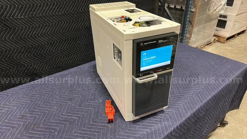 Agilent Intuvo 9000 Gas Chromatograph System