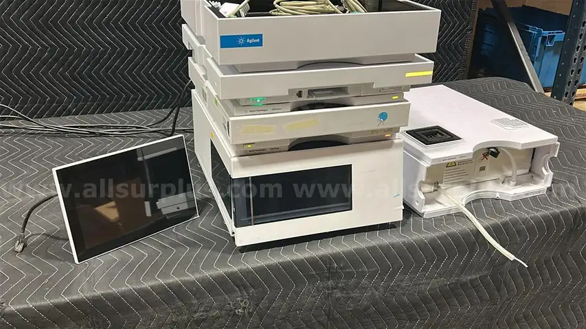 4 pcs., Agilent 1200 Series HPLC System with Support/Monitoring Module