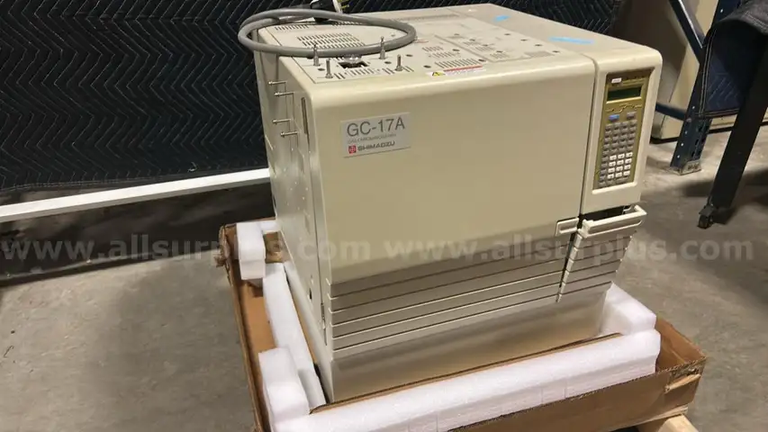 Shimadzu GC-17A Gas Chromatograph