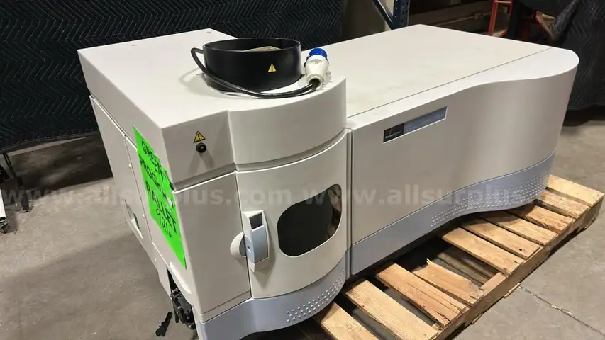 PerkinElmer Optima 7300 V Optical Emission Spectrometer