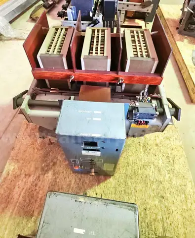 Allis-Chalmers LA-3000 Switch Gear Bucket