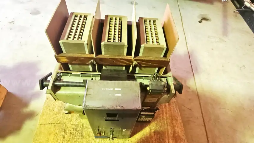Allis-Chalmers LA-3000 Switch Gear Bucket