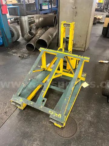 Easy Lift EG3SCM-CM Barrel Dumper