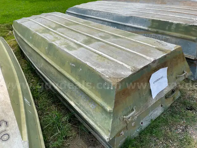 LOT OF JON BOATS (1) 14 ALUMINUM JON BOAT(1) BOAT 14 ALUMACRAFT (F41)--