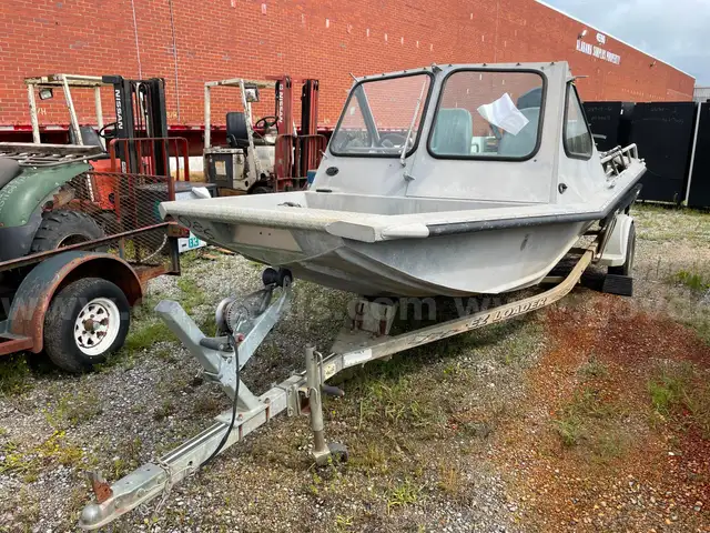 Aluminum Fishing Boat, Mercury 115 HP Engine, Trailer Included