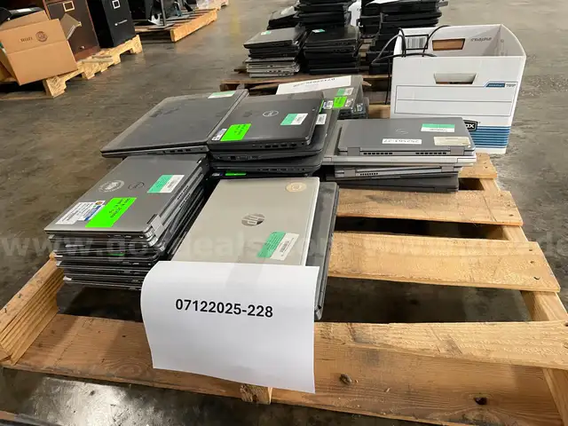 Lot of Laptop Computers