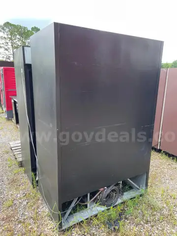 LOT OF KITCHEN EQUIPMENT