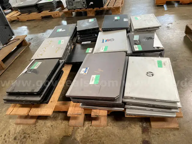 Lot of Laptop Computers