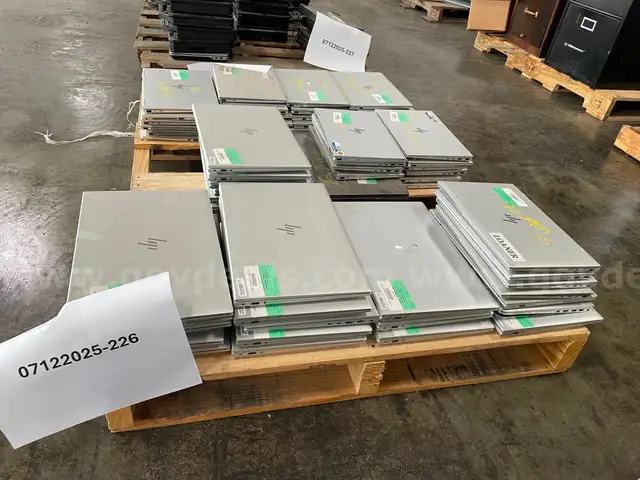 Lot of Laptop Computers
