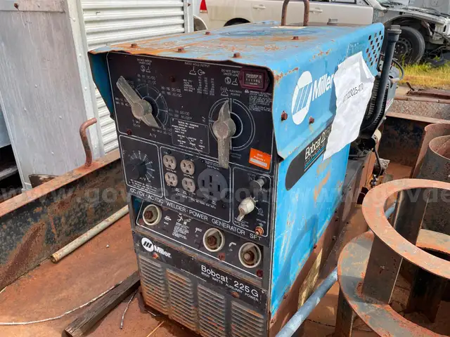 LOT OF SCRAP METAL (1) WASHER CLOTHES (COMMERCIAL)--