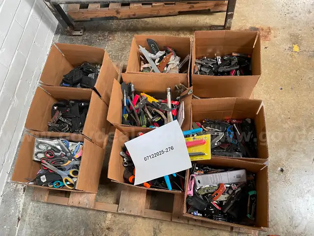 LOT OF HAND TOOLS, SCISSORS, MULTI-TOOLS &#x26; KNIVES