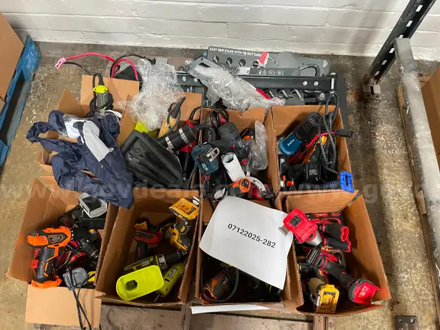 LOT OF POWER TOOLS &#x26; HAND TOOLS