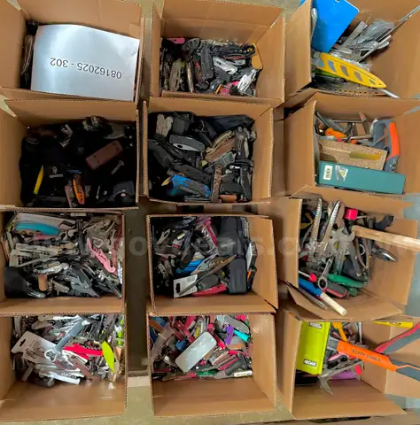 LOT OF POCKET KNIVES, HAND TOOLS, KITCHEN UTENSILS  and  CORKSCREWS