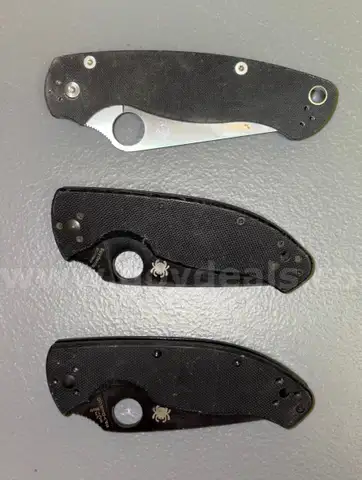 LOT OF 16 ASSORTED SPYDERCO POCKET KNIVES