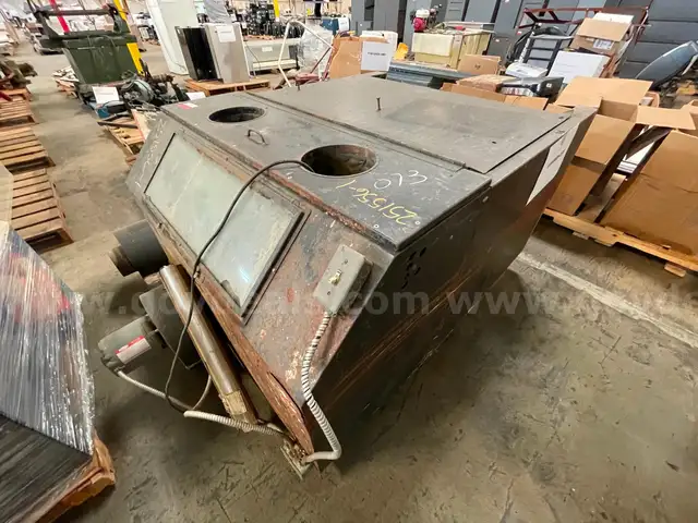 LARGE SAND BLAST CABINET