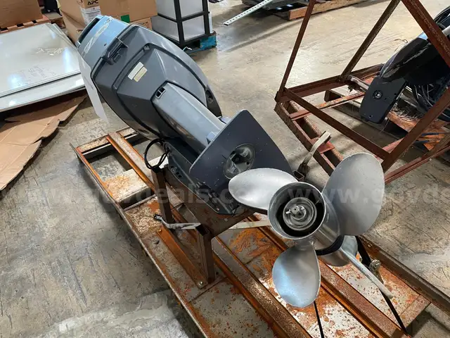 LOT OF A YAMAHA OUTBOARD MOTOR