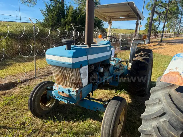 LOT OF A FORD TRACTOR