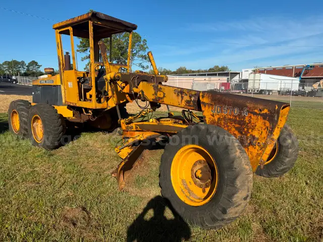 LOT OF A ROAD GRADER