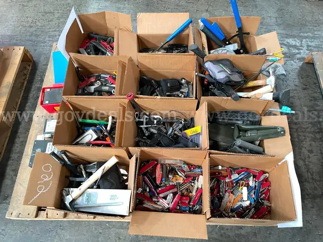 Hand Tools, Pocket Knives, Corkscrews