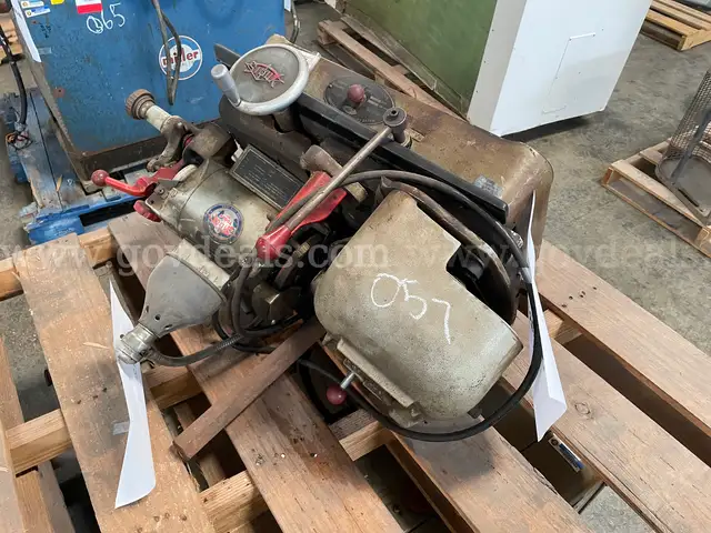 LOT OF GRINDING MACHINE