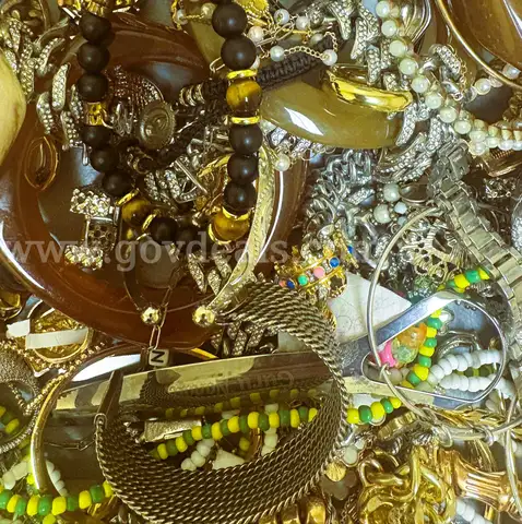 LOT OF ASSORTED COSTUME JEWELRY - USED!