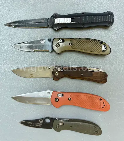 LOT OF 5 BENCHMADE POCKET KNIVES - USED!
