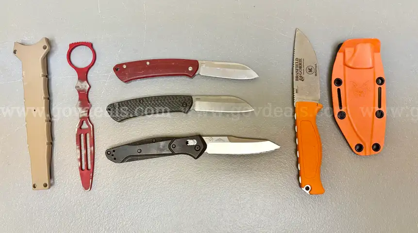 LOT OF 5 BENCHMADE POCKET KNIVES - USED!