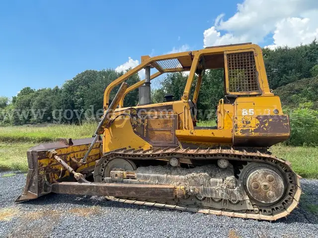 OFFSITE SALE - John Deere Model 850B Bulldozer - USED!