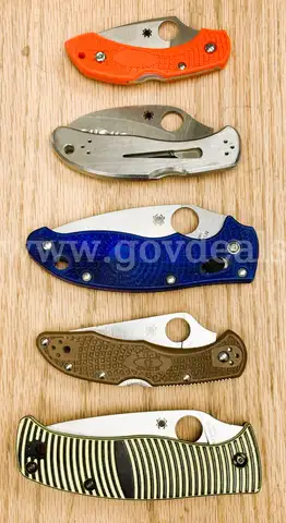 LOT OF 5 SPYDERCO POCKET KNIVES - USED!