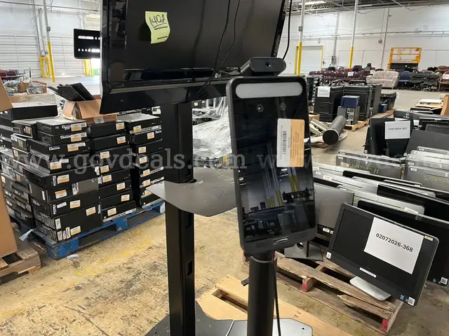 LOT OF FLAT SCREEN TVS