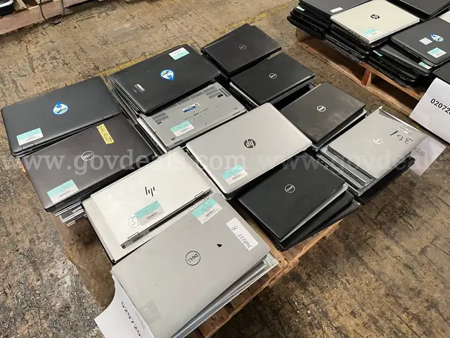 LOT OF LAPTOPS