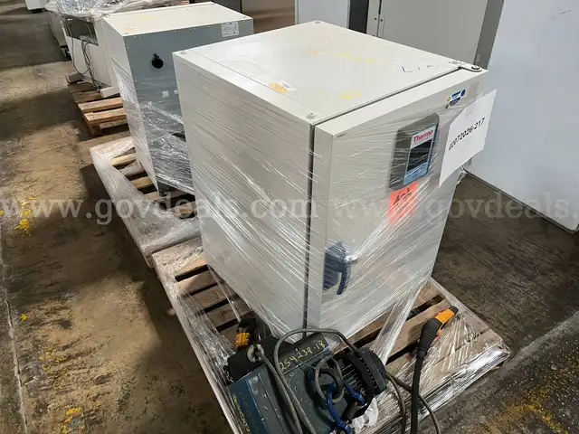 Lot of Lab Equipment