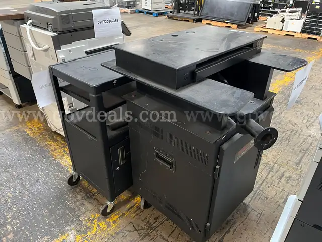 LOT OF CART AND CABINET CART