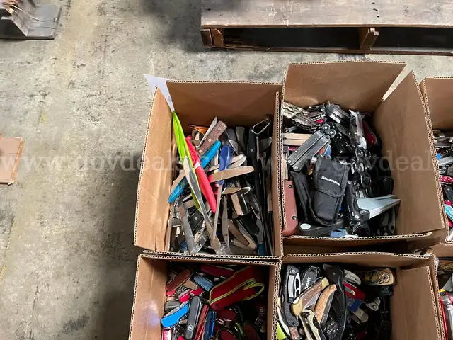 LOT OF KNIVES, POCKET KNIOVES, MULTI-TOOLS, WINE OPENERS, TOOLS and SCISSORS