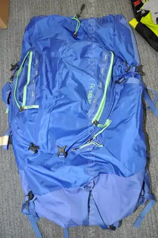LOT OF SPORTING ITEMS